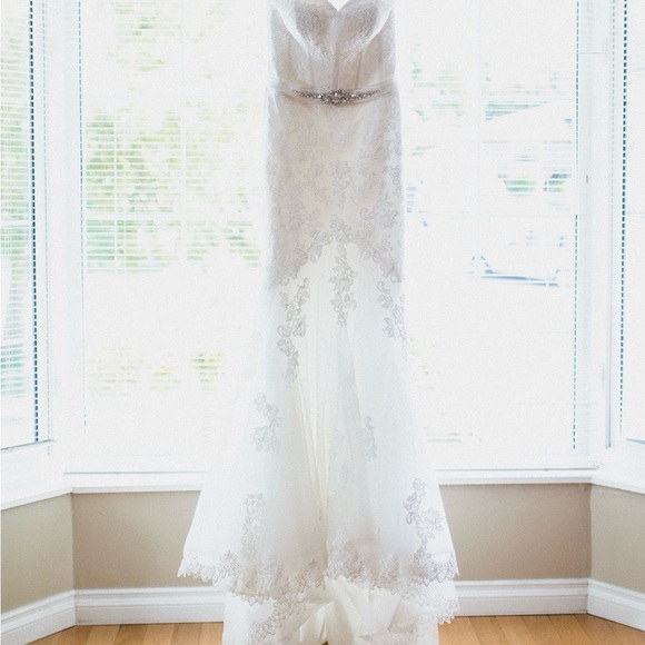 Beautiful mermaid style place and organza wedding gown - Picture 1 of 5